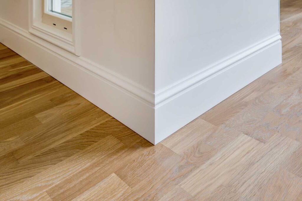 wall baseboards installs in montreal